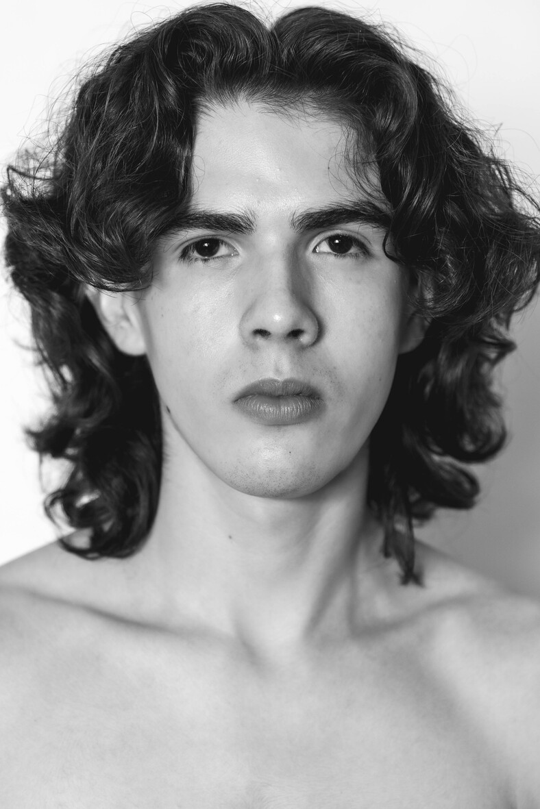 model profile picture