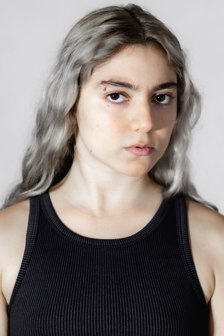 model profile picture