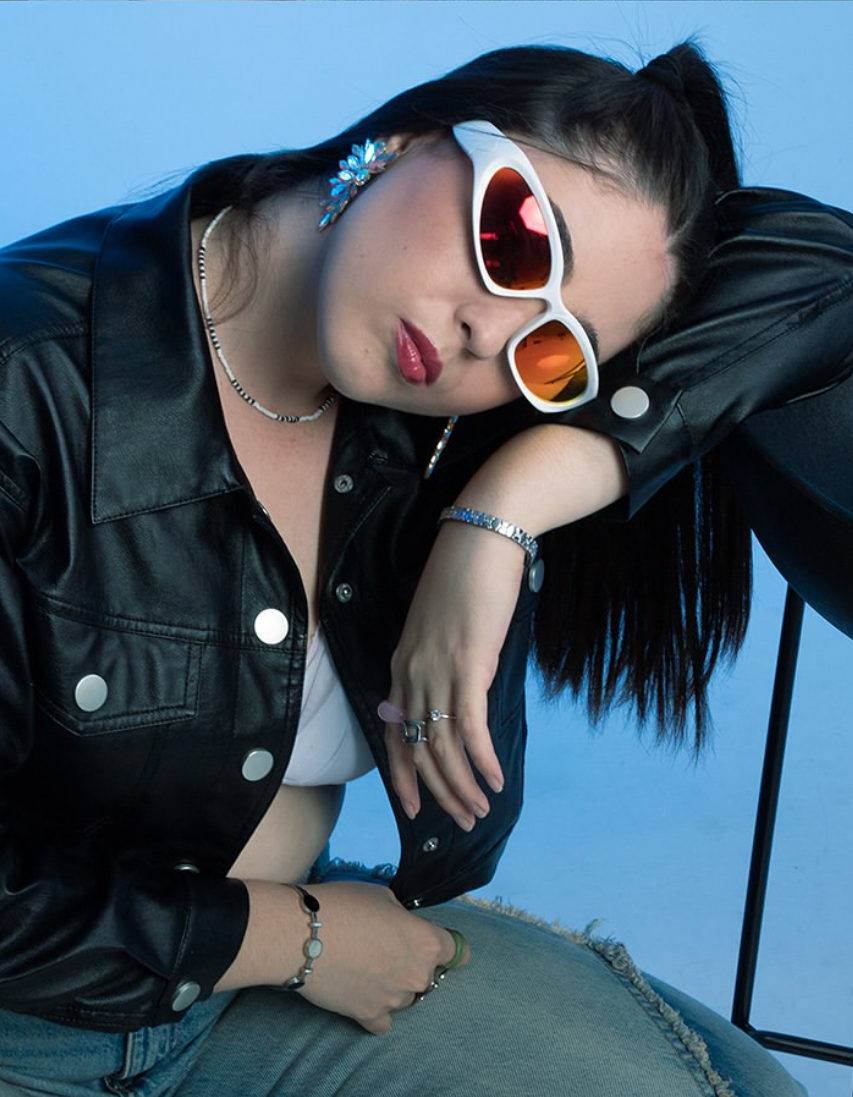 model profile picture