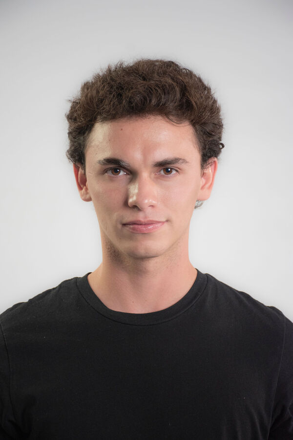 model profile picture