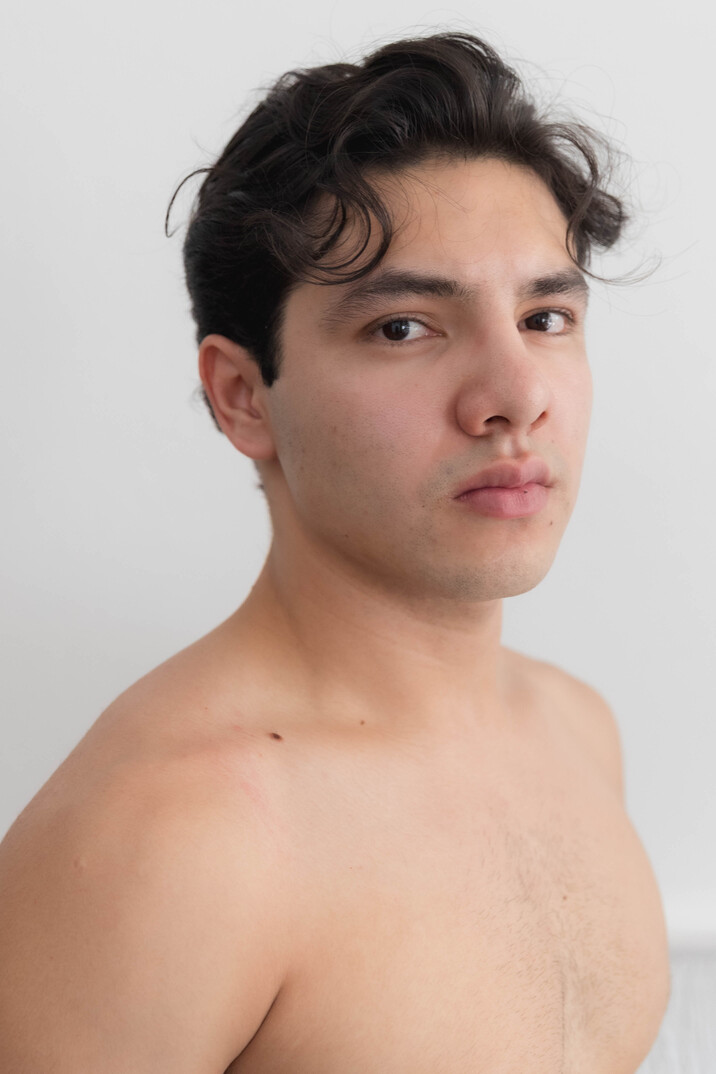 model profile picture