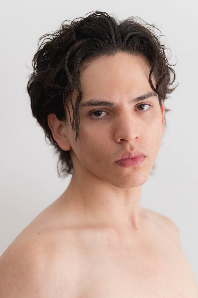 model profile picture