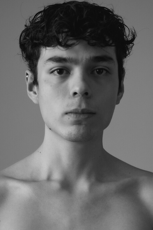 model profile picture