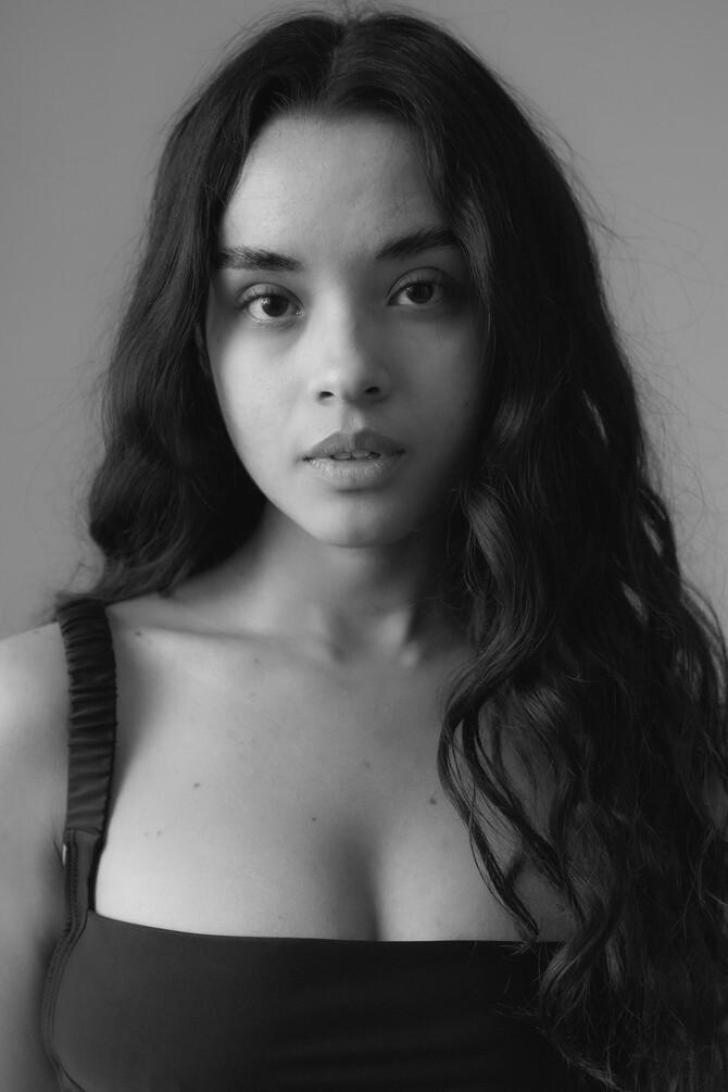 model profile picture