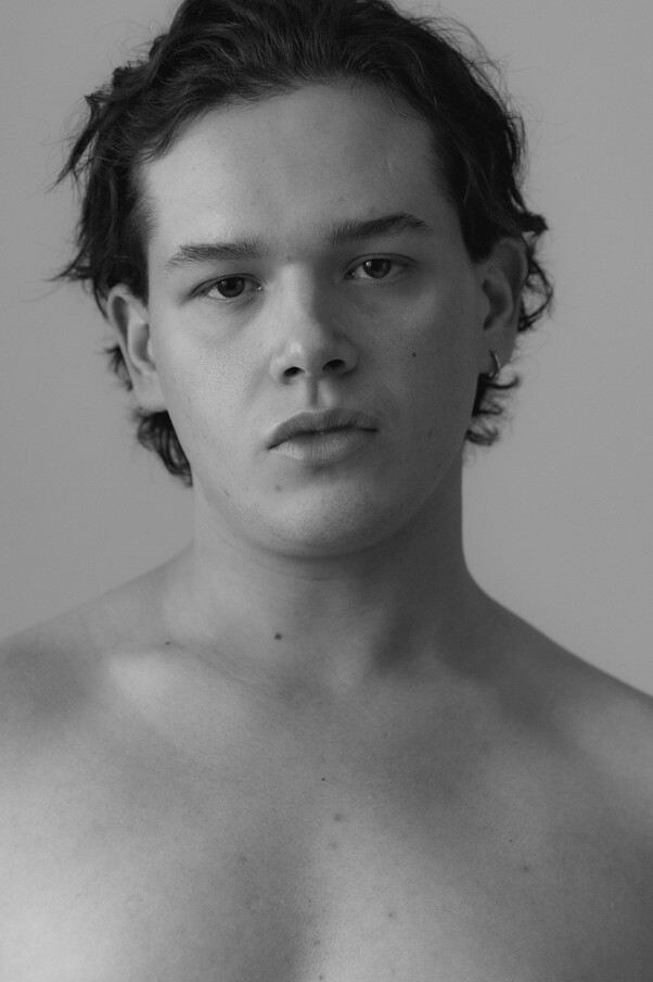 model profile picture