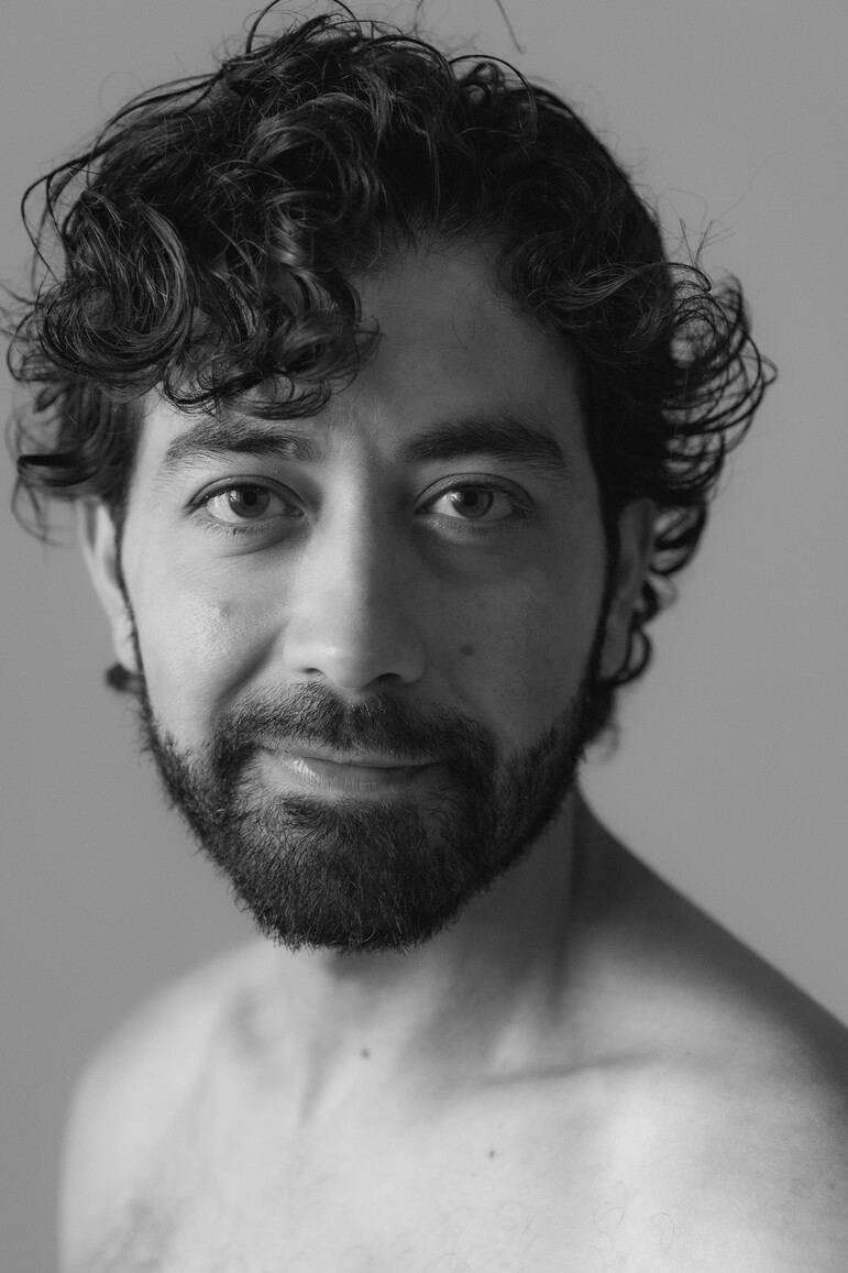 model profile picture