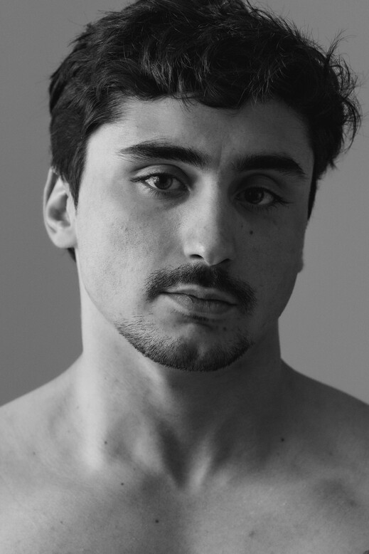 model profile picture