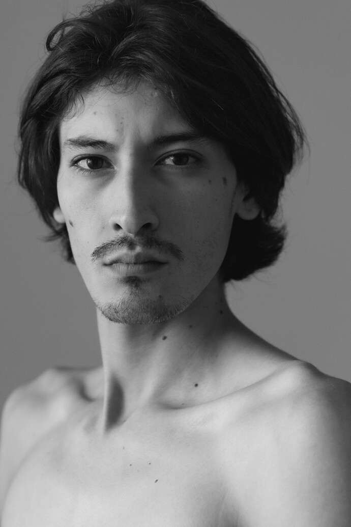 model profile picture