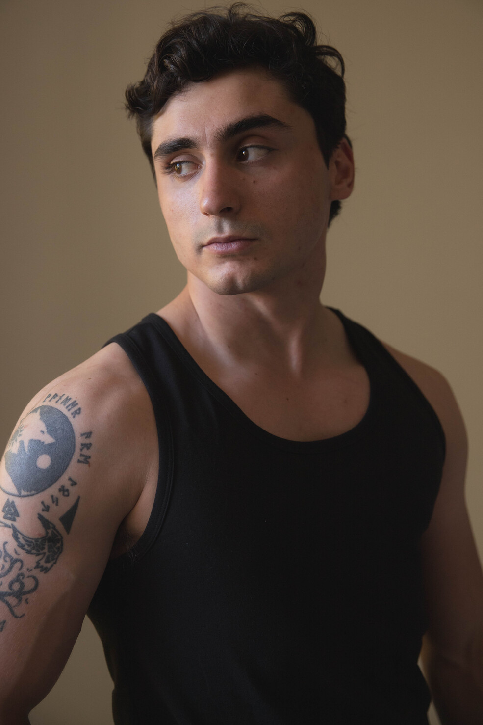model profile picture