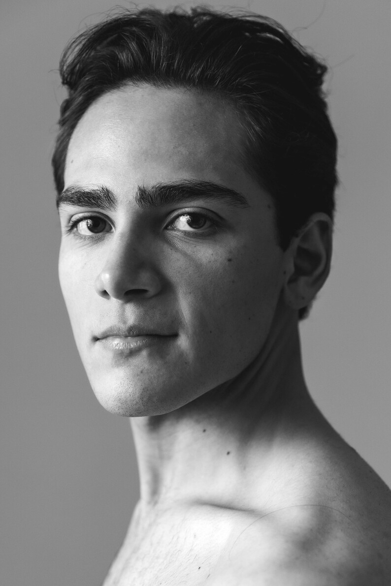 model profile picture