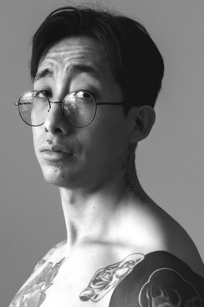 model profile picture