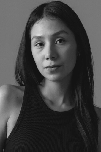 model profile picture