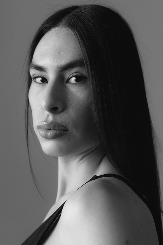 model profile picture