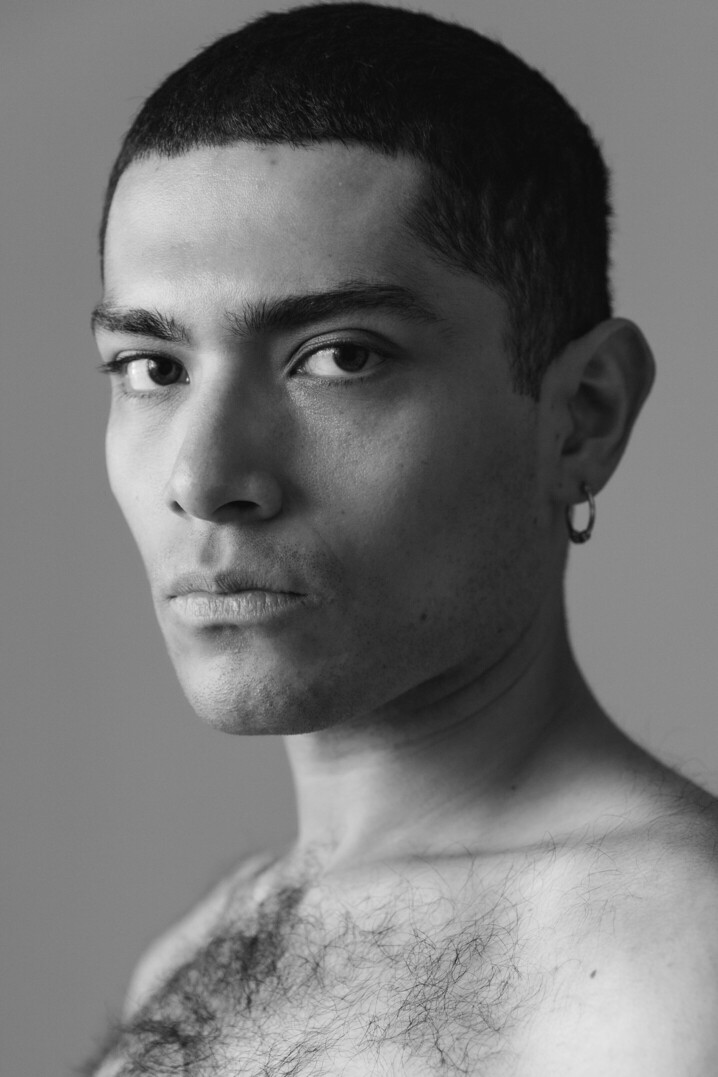 model profile picture