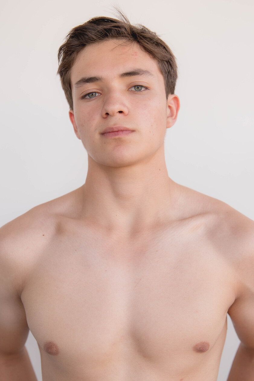 model profile picture