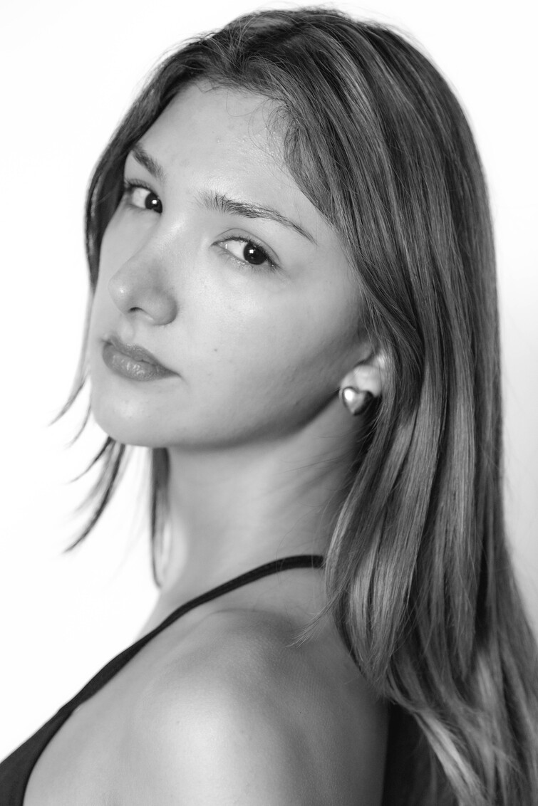 model profile picture