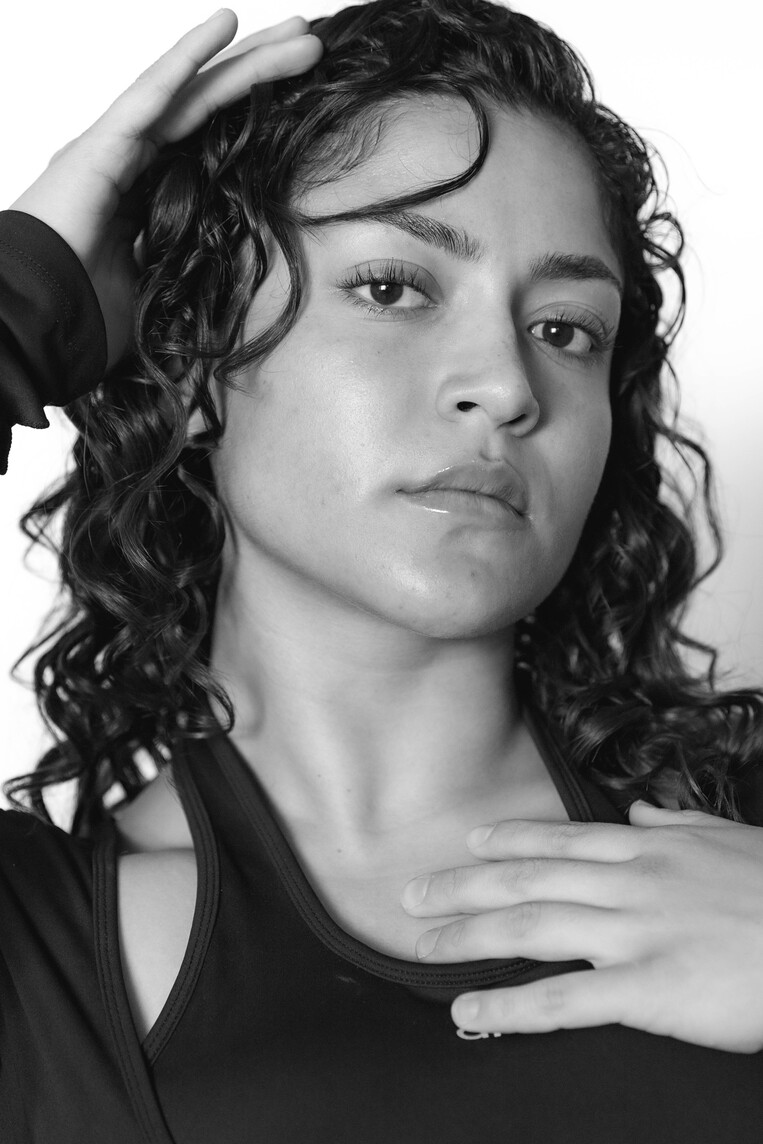 model profile picture