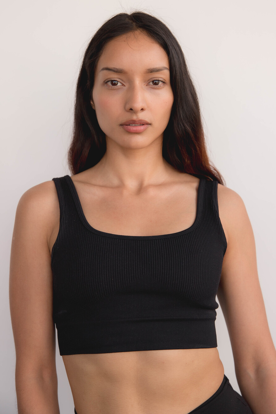 model profile picture