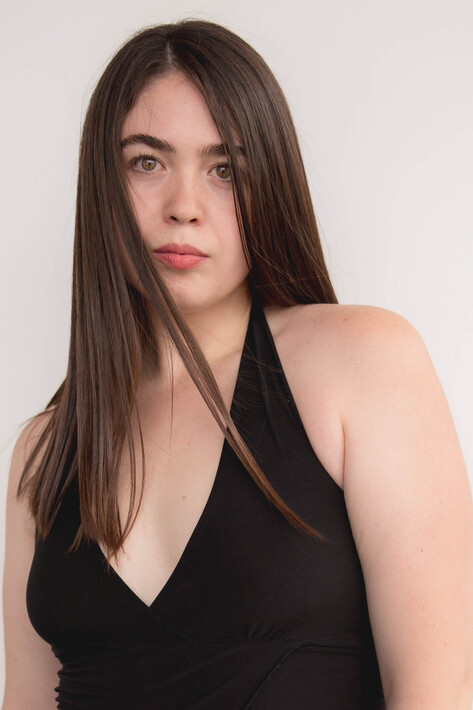 model profile picture