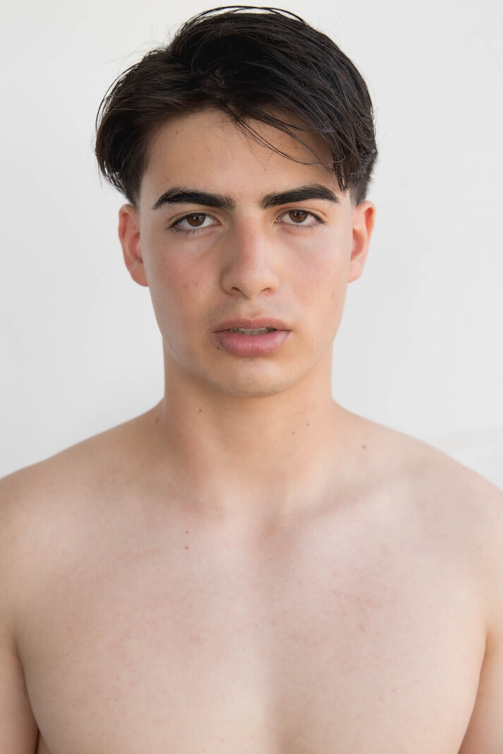 model profile picture