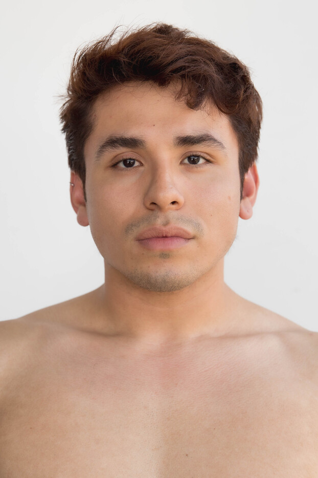 model profile picture