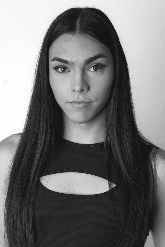 model profile picture