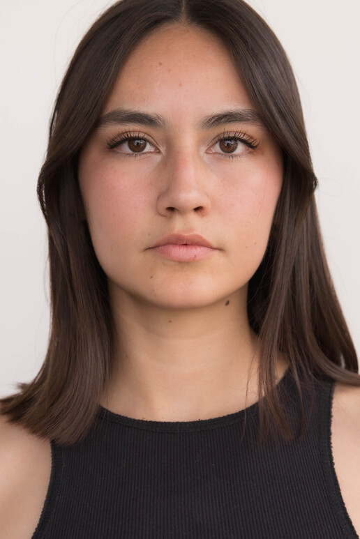 model profile picture